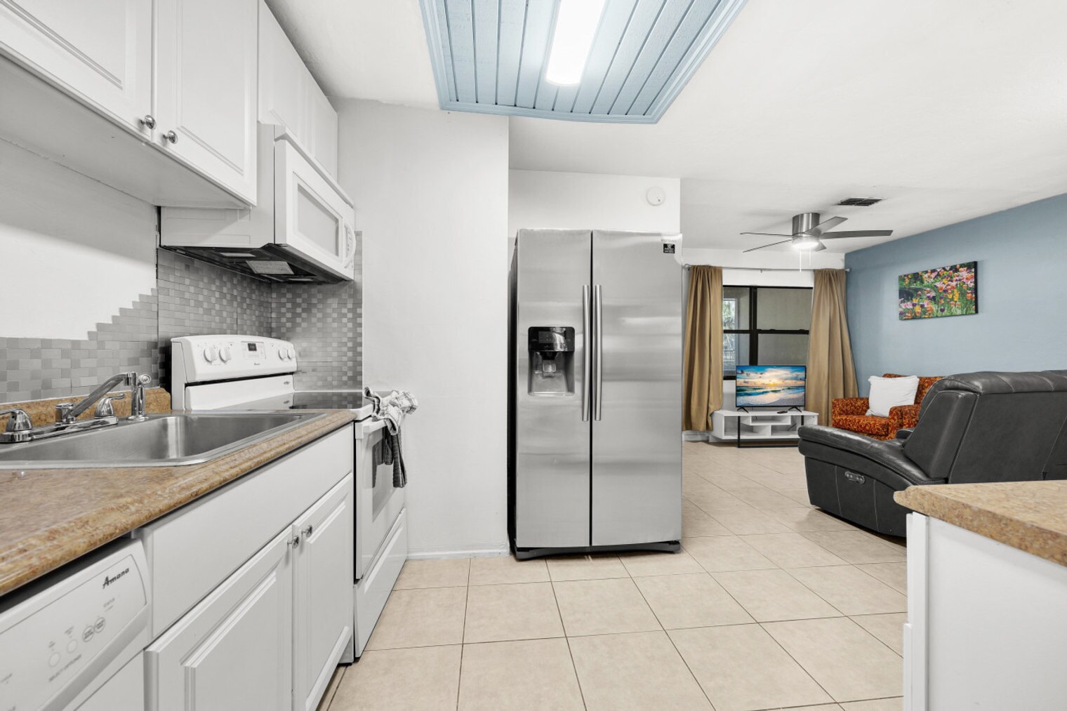 Building Photo - 735 SE 4th Ave