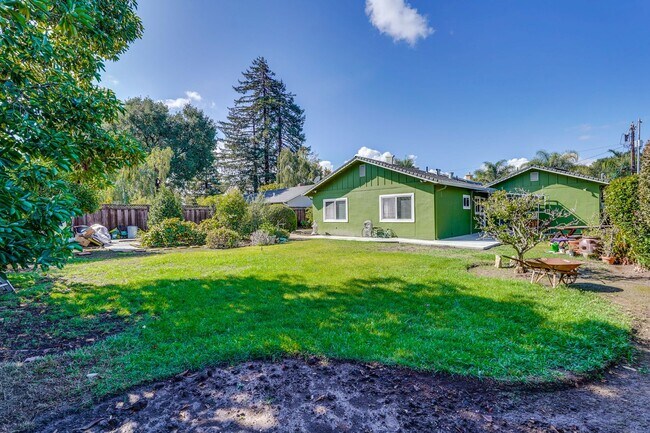 Building Photo - Remodeled 3-bedroom 1 bath