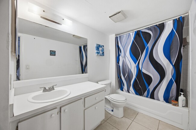 Building Photo - 4102 Waterview Cir