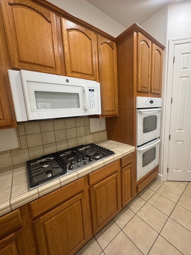 Building Photo - 709 Woodacre Dr