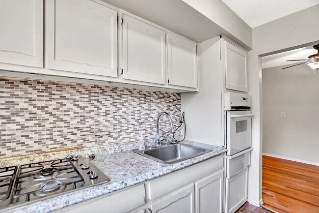 Building Photo - 55 Gill Ln