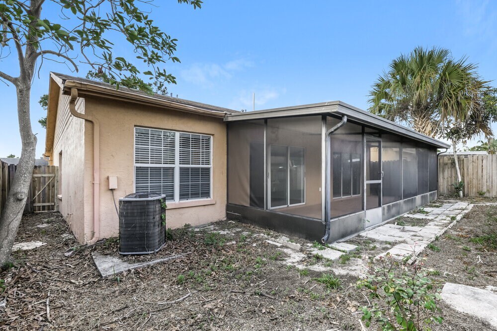 Building Photo - 10148 Cedar Dune Dr