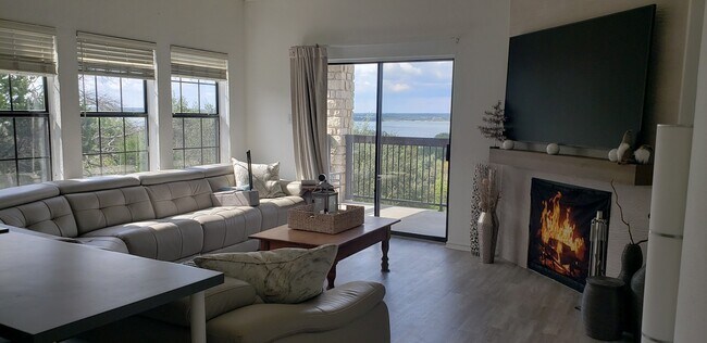 Building Photo - 26035 Heartwood Dr