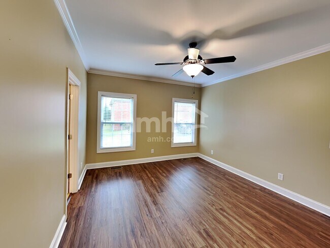 Building Photo - 519 Agate Dr