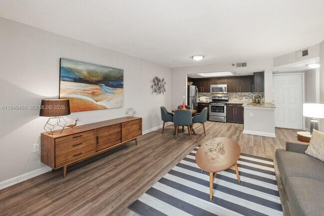 Building Photo - 3101 Port Royale Blvd