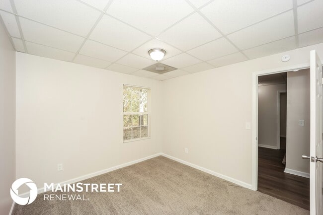 Building Photo - 1479 Steam Engine Way NE