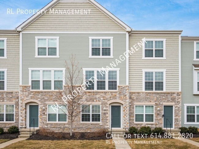 Building Photo - Immaculate 2 Bedroom/2.5 Bathroom Townhome