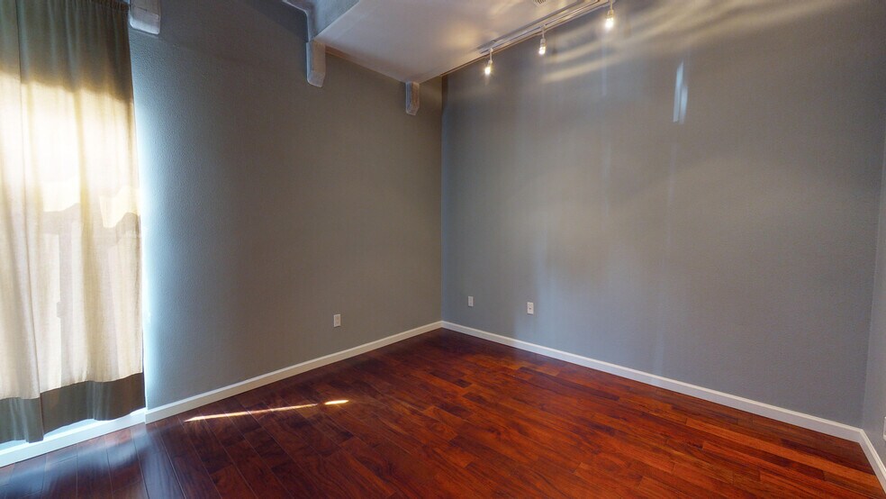 Bedroom - 675 S University Blvd