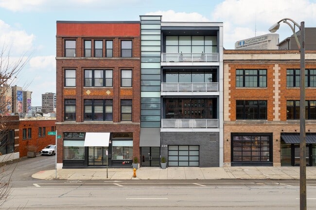 Building Photo - 225 N 4th St