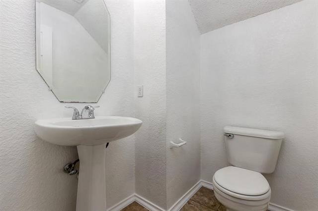 Building Photo - 9401 Meyers Canyon Dr