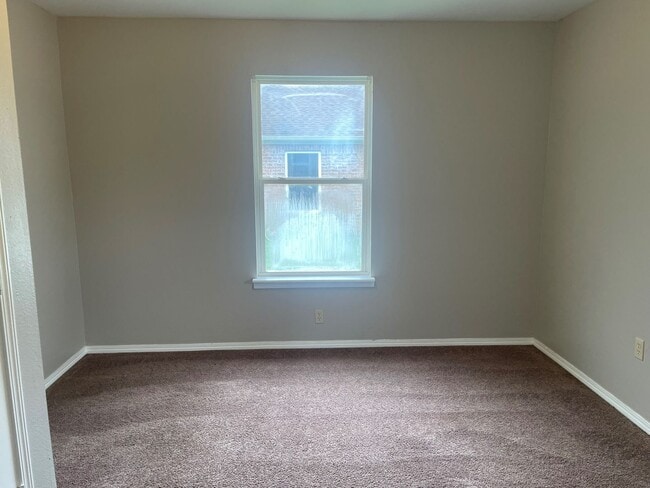 Building Photo - uTown - Your Perfect Rental Community!