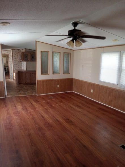 Building Photo - 100 Windsong Ln