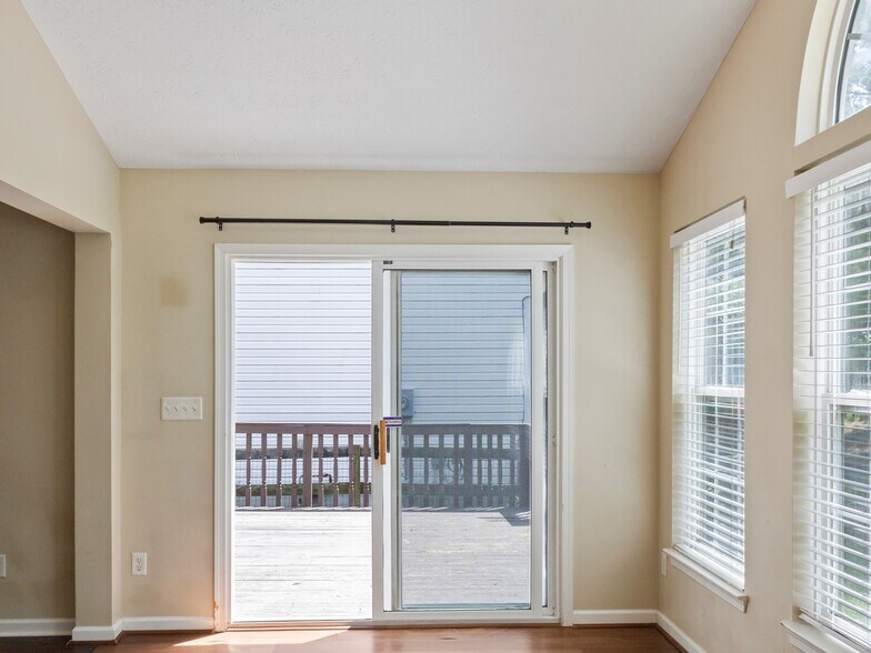 Building Photo - 443 Indian Lake Dr