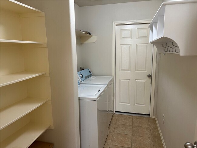 Building Photo - 22206 Oceanic Dr