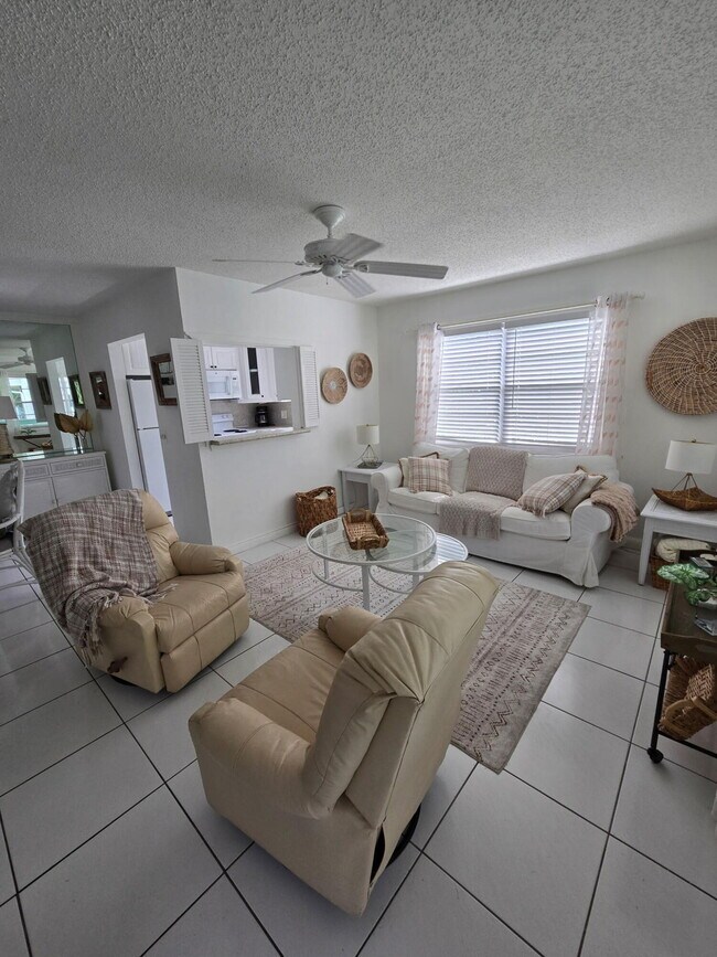 Building Photo - 477 Tilford V