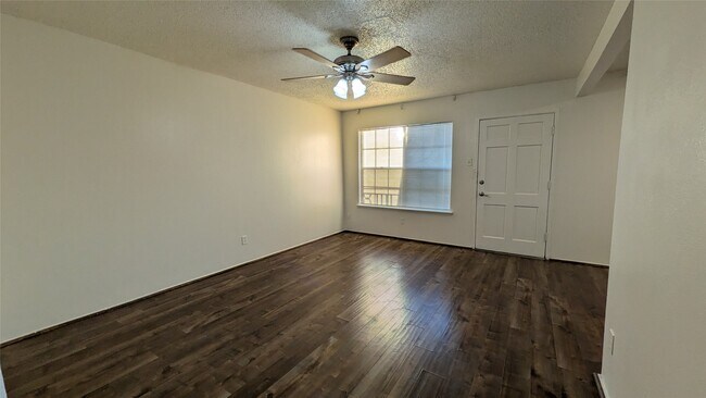 Building Photo - 3131 Southwest Fwy