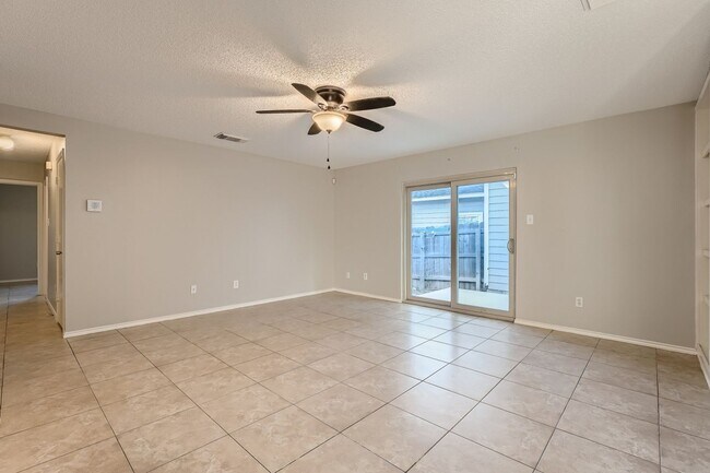 Building Photo - Ready for Rent!