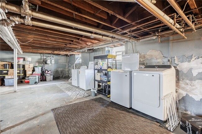 Building Photo - 257 Averill Ave
