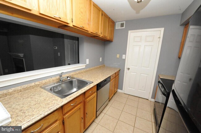 Building Photo - 5707 Olde Mill Ct