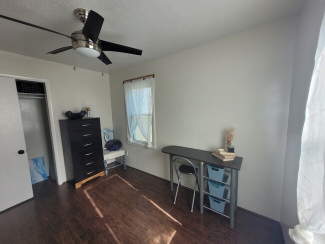Building Photo - 329 Hyacinth Ave
