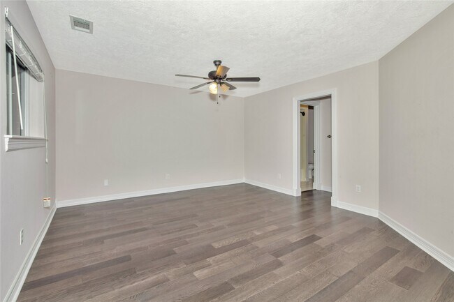 Building Photo - 11771 Quail Creek Dr