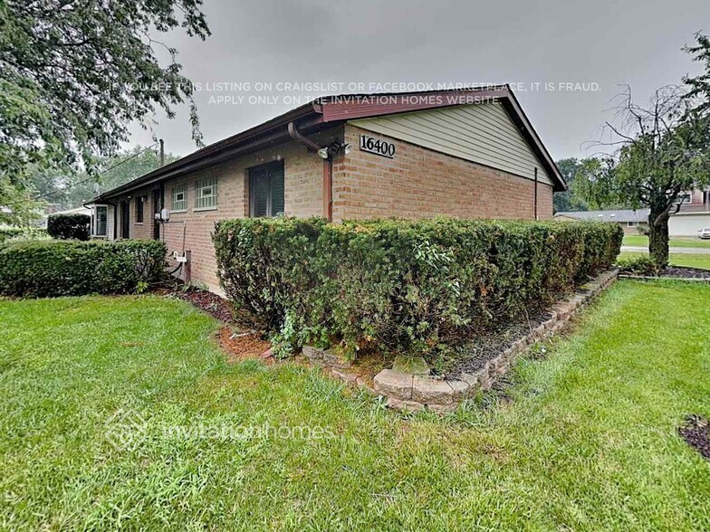 Building Photo - 16400 Sherwood Dr