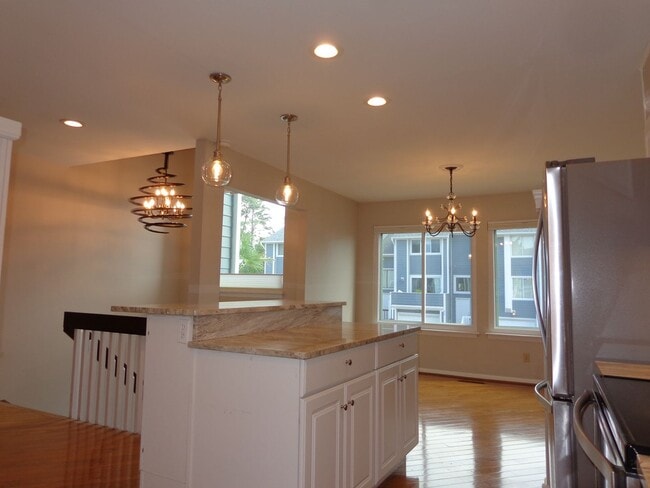 Building Photo - Shadowlawn - Shadow Cove Condominiums