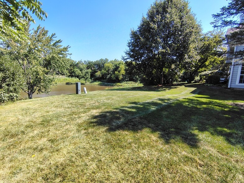 Building Photo - 667 Woodhaven Dr