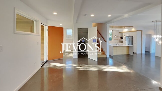 Building Photo - Luxury single-family home with inclusive water, sewer, and garbage