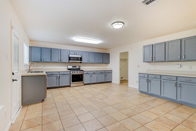 Building Photo - 2830 Katy Briar Ln