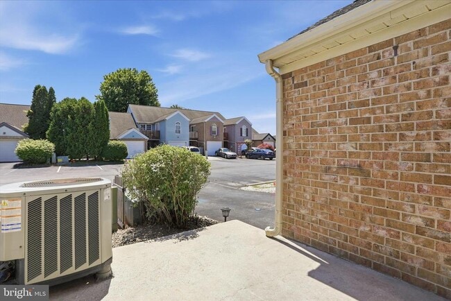 Building Photo - 1008 Orchard Dr