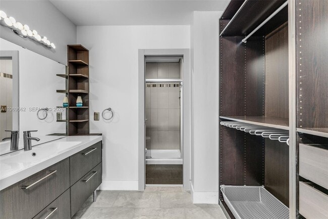 Building Photo - 10450 SW 154th Ct