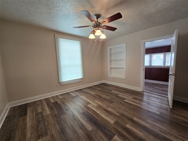 Building Photo - 5712 Maco St