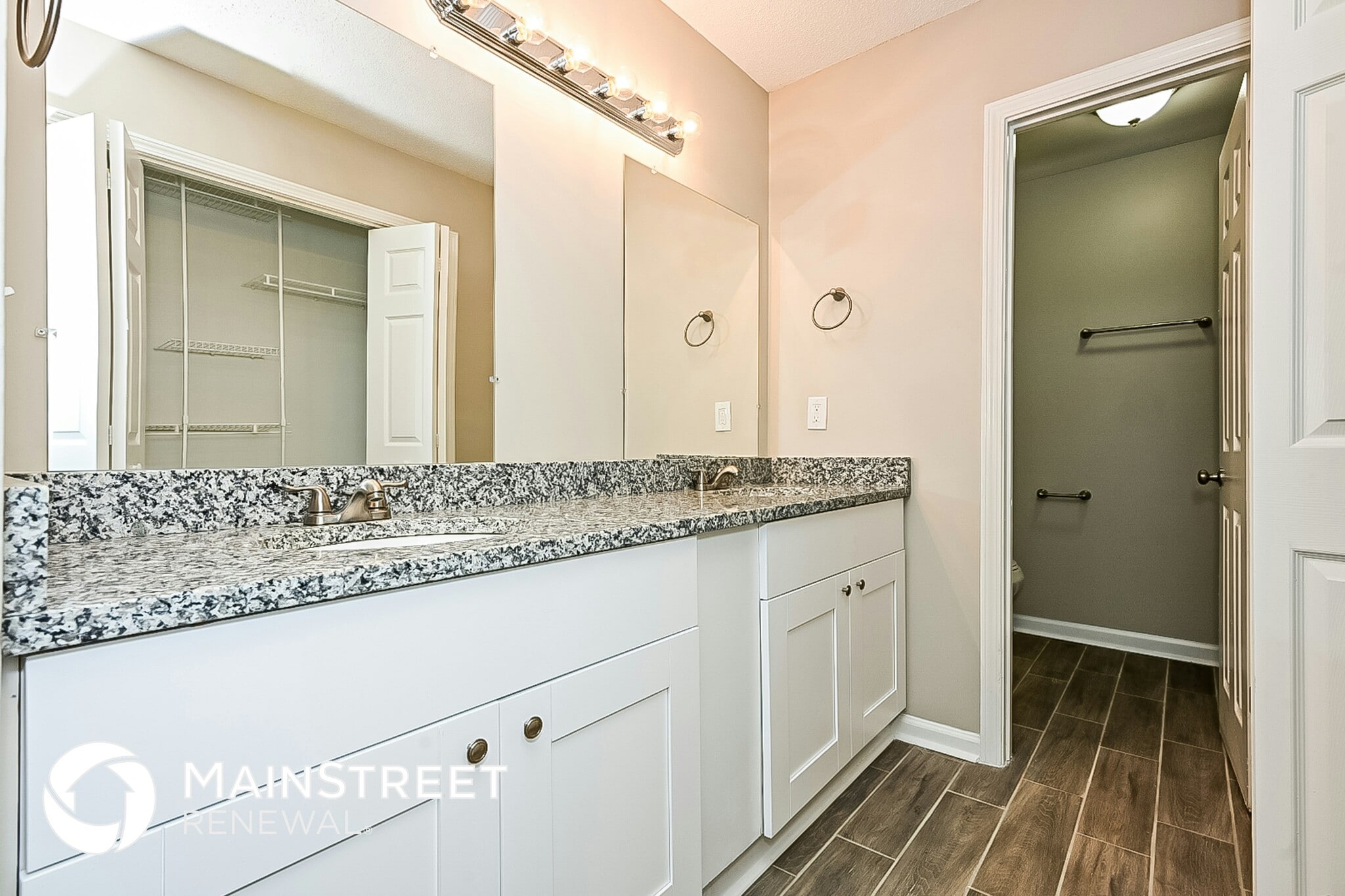 Building Photo - 2877 Old S Dr