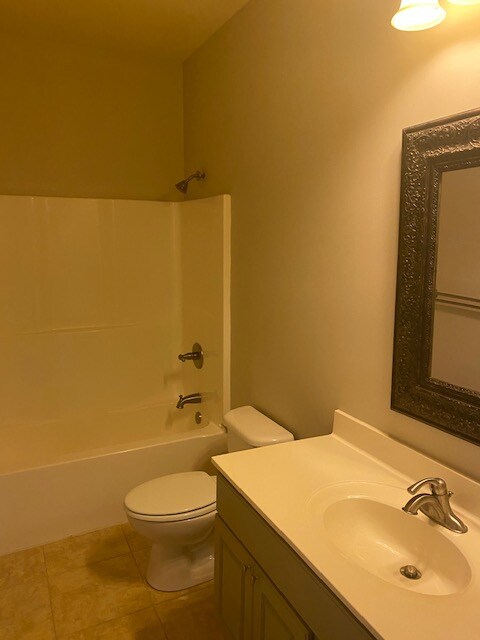 Building Photo - 520 Stonegate Trail