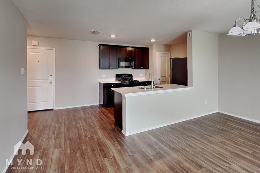 Building Photo - 14356 Cloudview Way