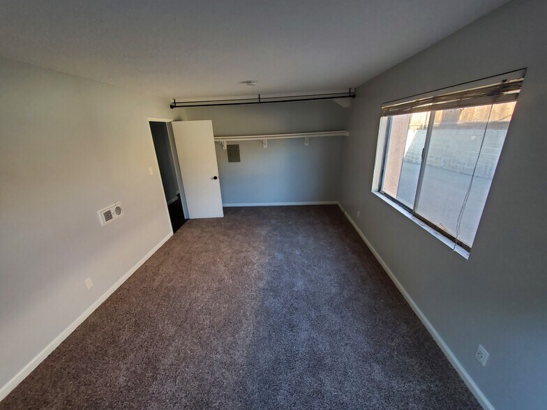 Building Photo - 2842 39th St