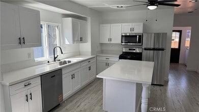 Building Photo - 5325 Latham St