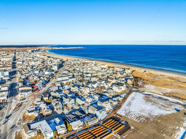 Building Photo - 12 Epping Ave