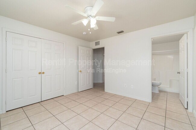 Building Photo - 208 Ichabod Ave