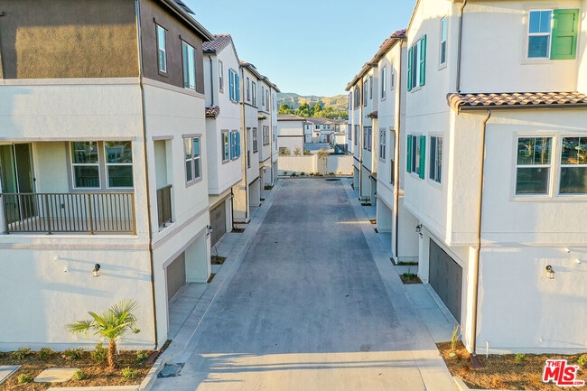 Building Photo - 3015 Tallahassee Ln