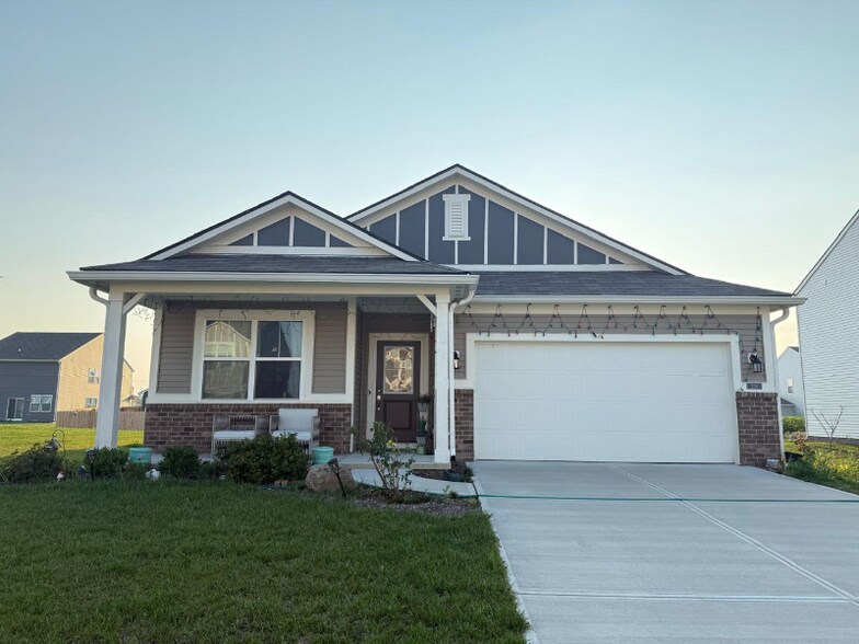 Primary Photo - 206 Switchgrass Ln