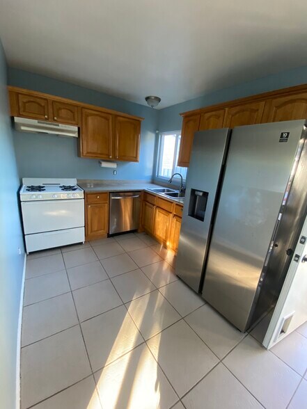 Building Photo - 1044 Tremont St