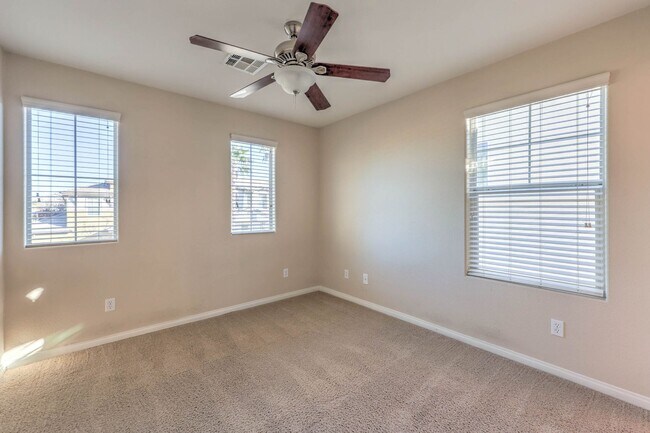 Building Photo - Beautiful 4 Bedroom, 2 Story Home in Henderson