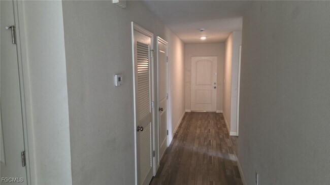 Building Photo - 354 Western Ave S