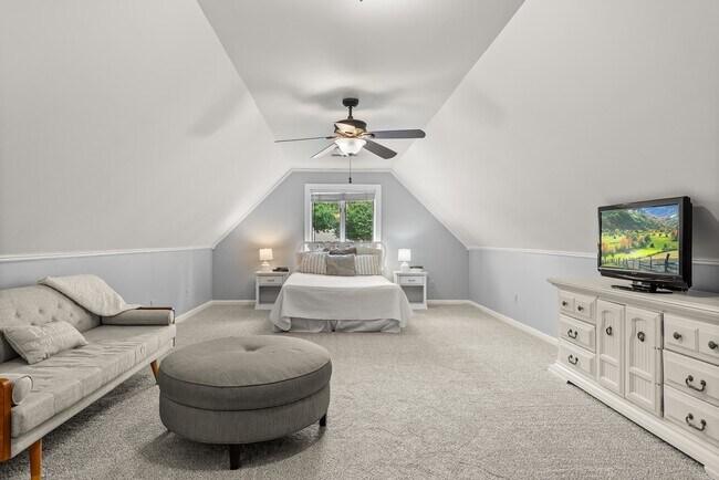 Building Photo - 9711 Pine Point Dr