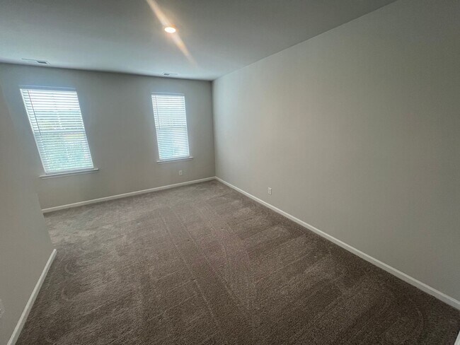 Building Photo - Beautiful Summers Corner 5Bed/4.5Bath