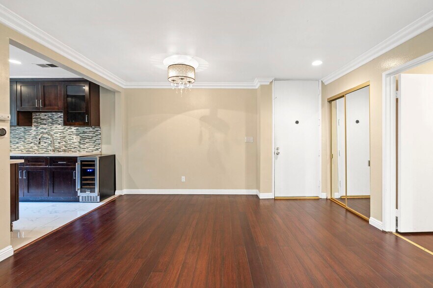 Building Photo - 3113 Raintree Cir