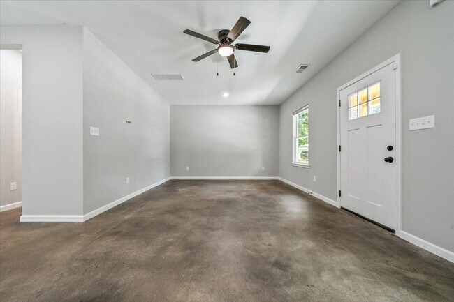 Building Photo - 2844 Nathan Ave