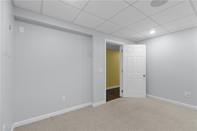 Building Photo - 25 Harris Dr